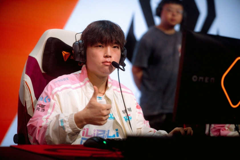 i1162754681-69bad5edc6bd4 BLG hủy diệt G2, giành tấm vé đầu tiên vào Playoffs 808813
