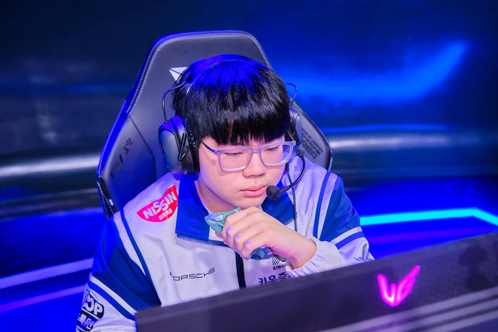 LazyFeel được